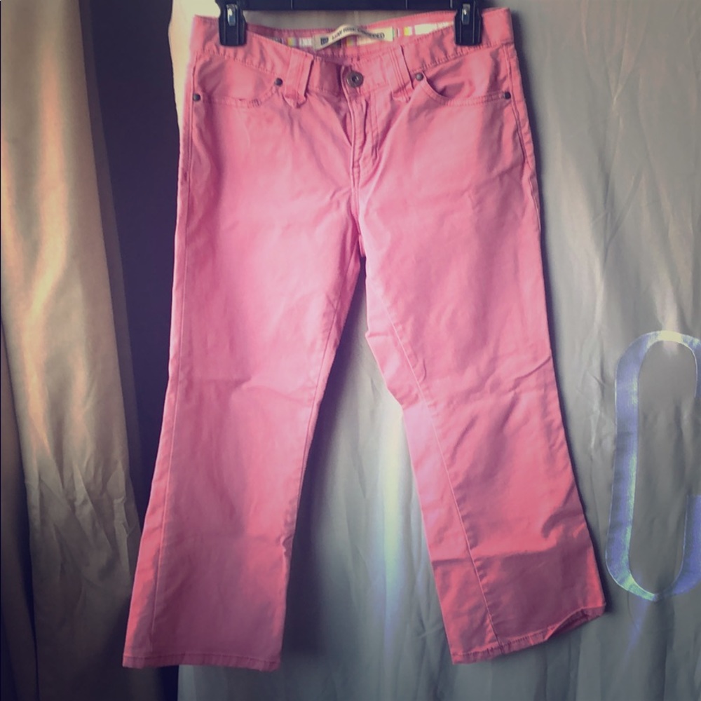 Low rise crops with mini flare